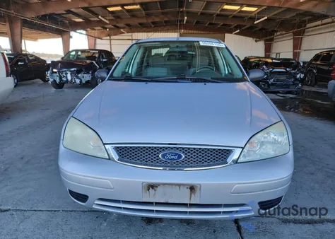 2005 Ford Focus Zx4 из США, поврежденный, VIN 1FAFP34N25W112256